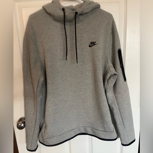 Men's Nike Sportswear Tech Fleece Pullover Hoodie | Size Large - Picture 1 of 8
